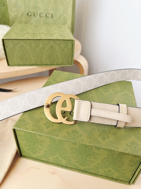 スーパーコピーグッチベルト素材ディテール